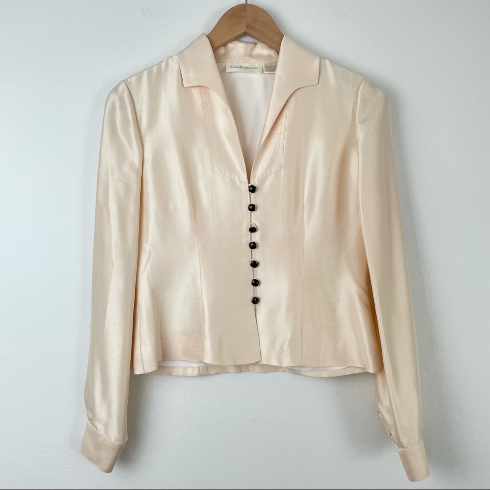 VINTAGE DANA BUCHMAN 100% Silk Button Down Blouse